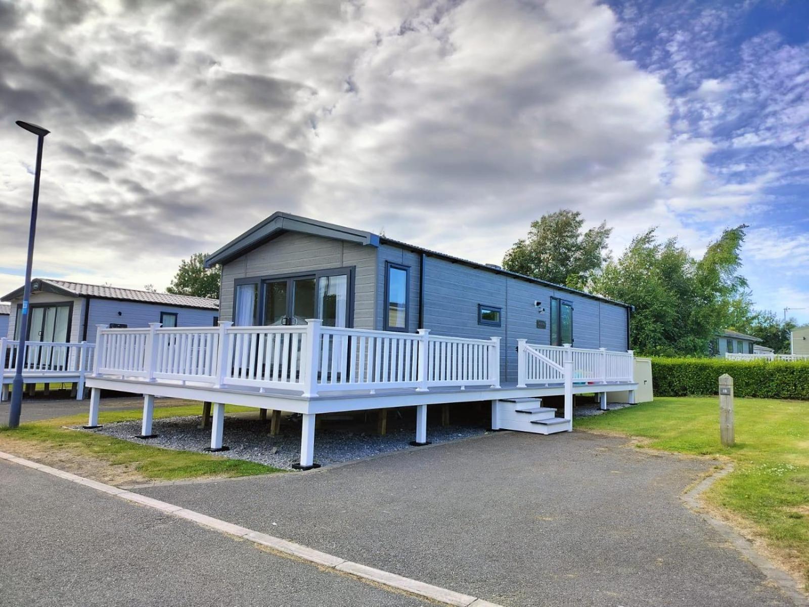 Presthaven Resort 3 Bedroom Luxury Gold 2024 Caravan Talacre Екстериор снимка